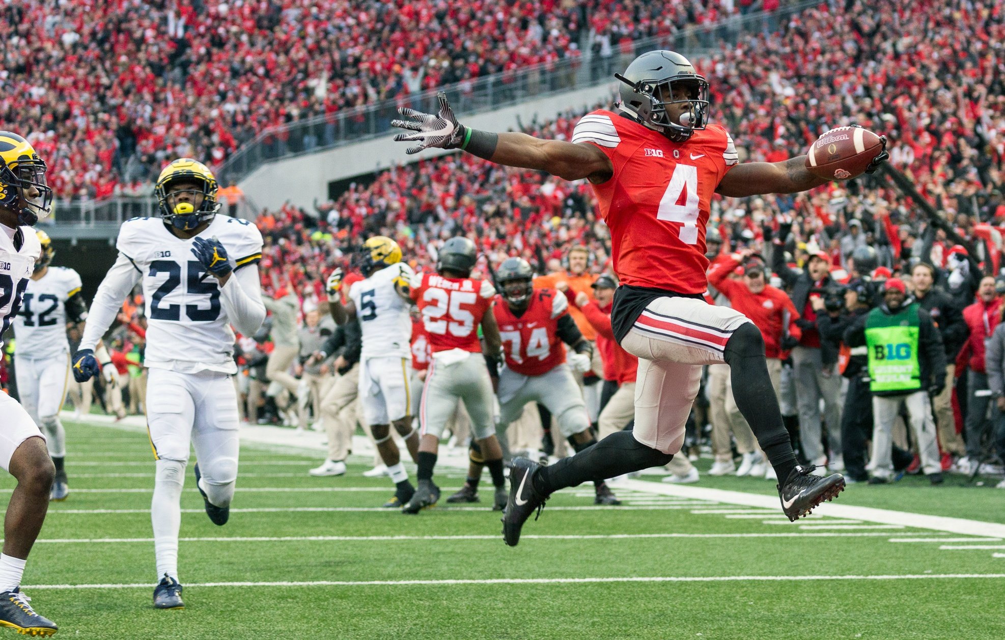 No. 10 Ohio State Opens as Underdog in Rivalry Game Against No. 4 Michigan