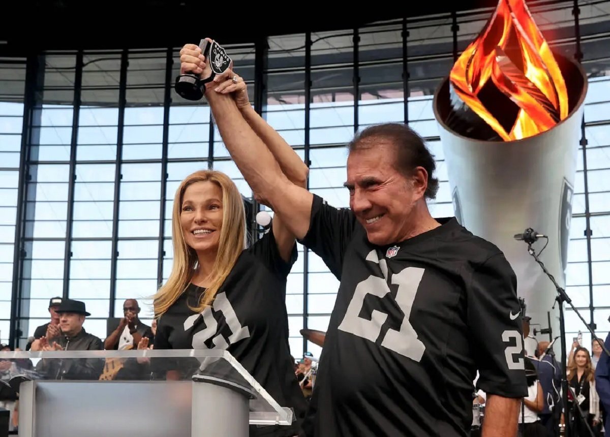 Steve Wynn Lights Torch at Raiders Game Amid Cheers and Some Jeers