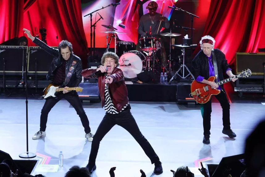 VEGAS MUSIC ROUNDUP: Stones to Roll Through Allegiant, Garth Extends