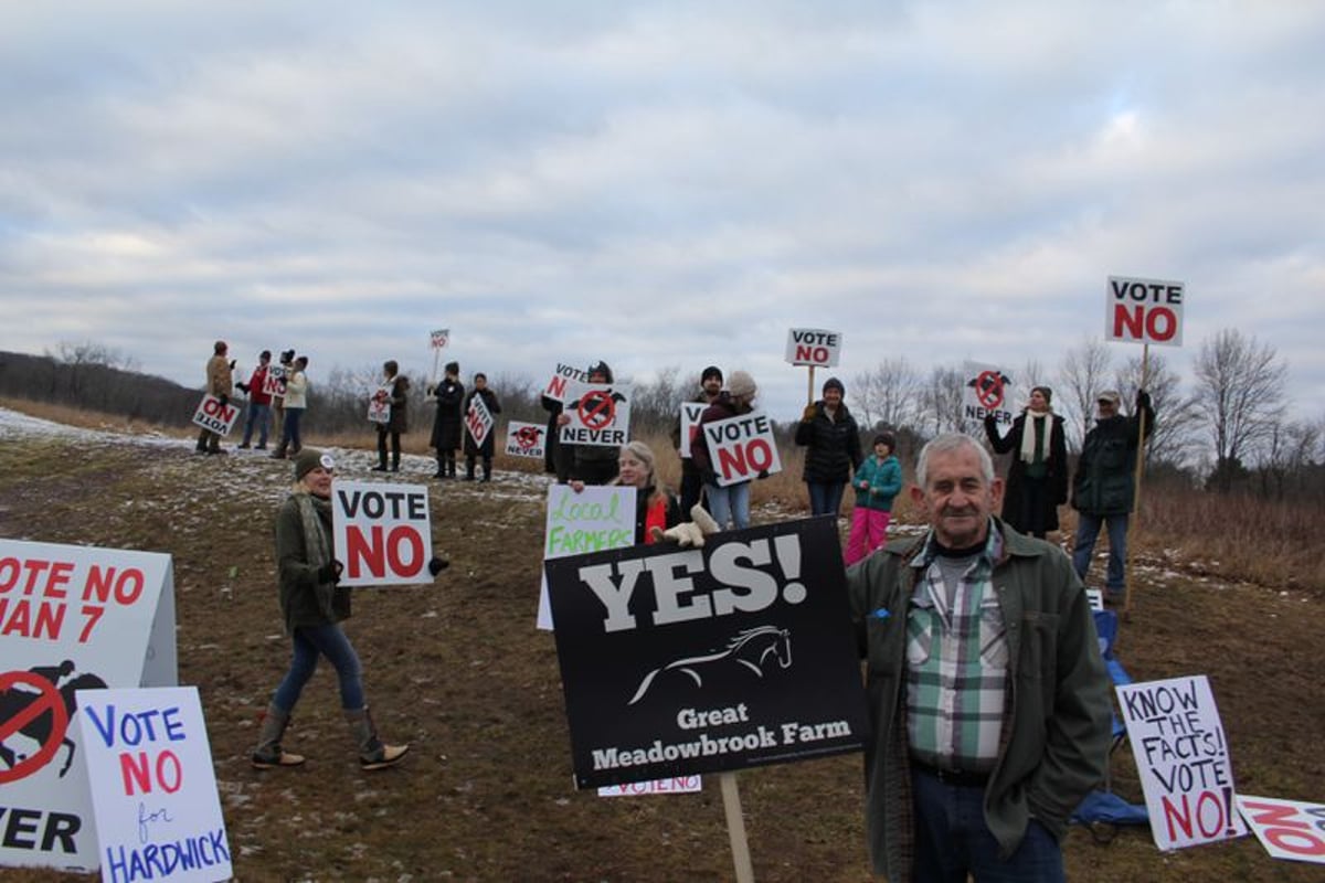 Massachusetts Voters Reject Another Horse Racetrack Sportsbook Development