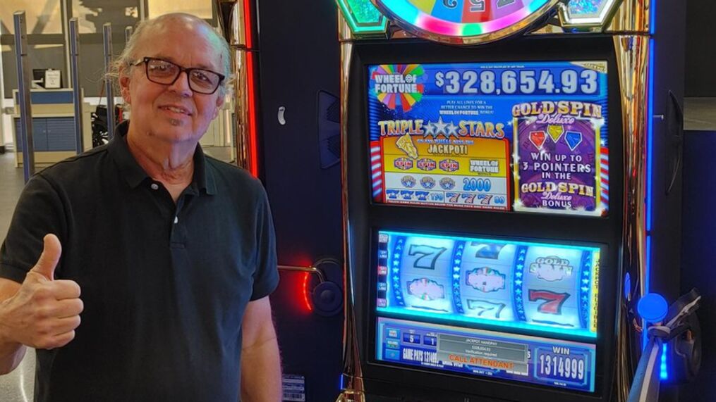 Harry Reid Airport Visitor Wins $328K on Terminal Slot Machine Spin