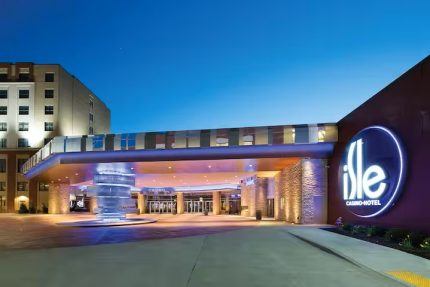 Iowa Casino Visitor Allegedly Spit, Kicked, Threatened Emergency Personnel