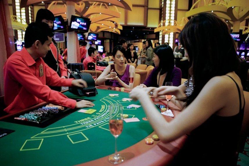 Singapore Casino Dealer Gets Prison Time for Sleight of Hand Scheme