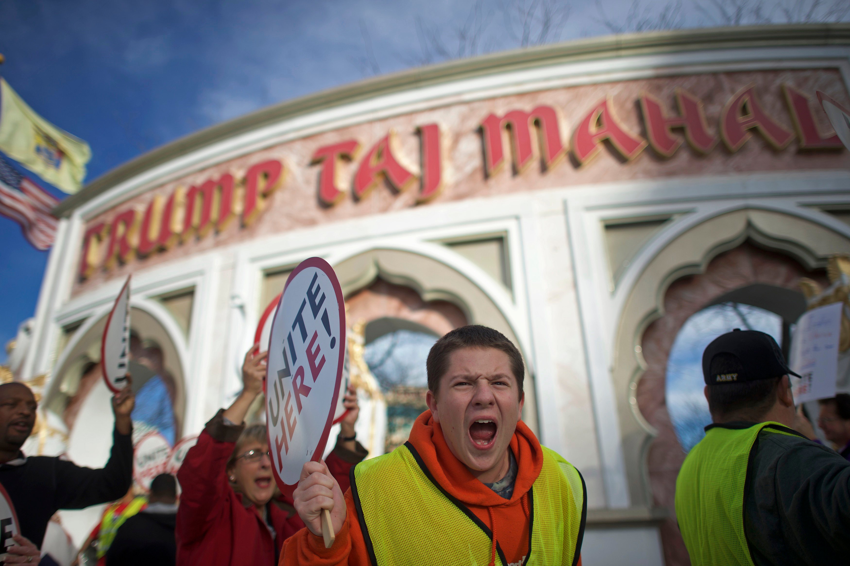 Trump Taj Mahal to Close in New Jersey, Union Demands at Fault, Say Owners