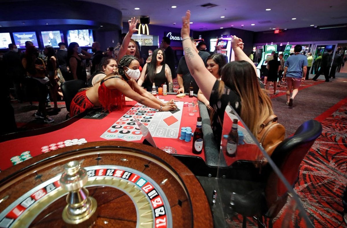 US Commercial Casinos Win $3.38B in October, Sports Betting Handle Sets Record