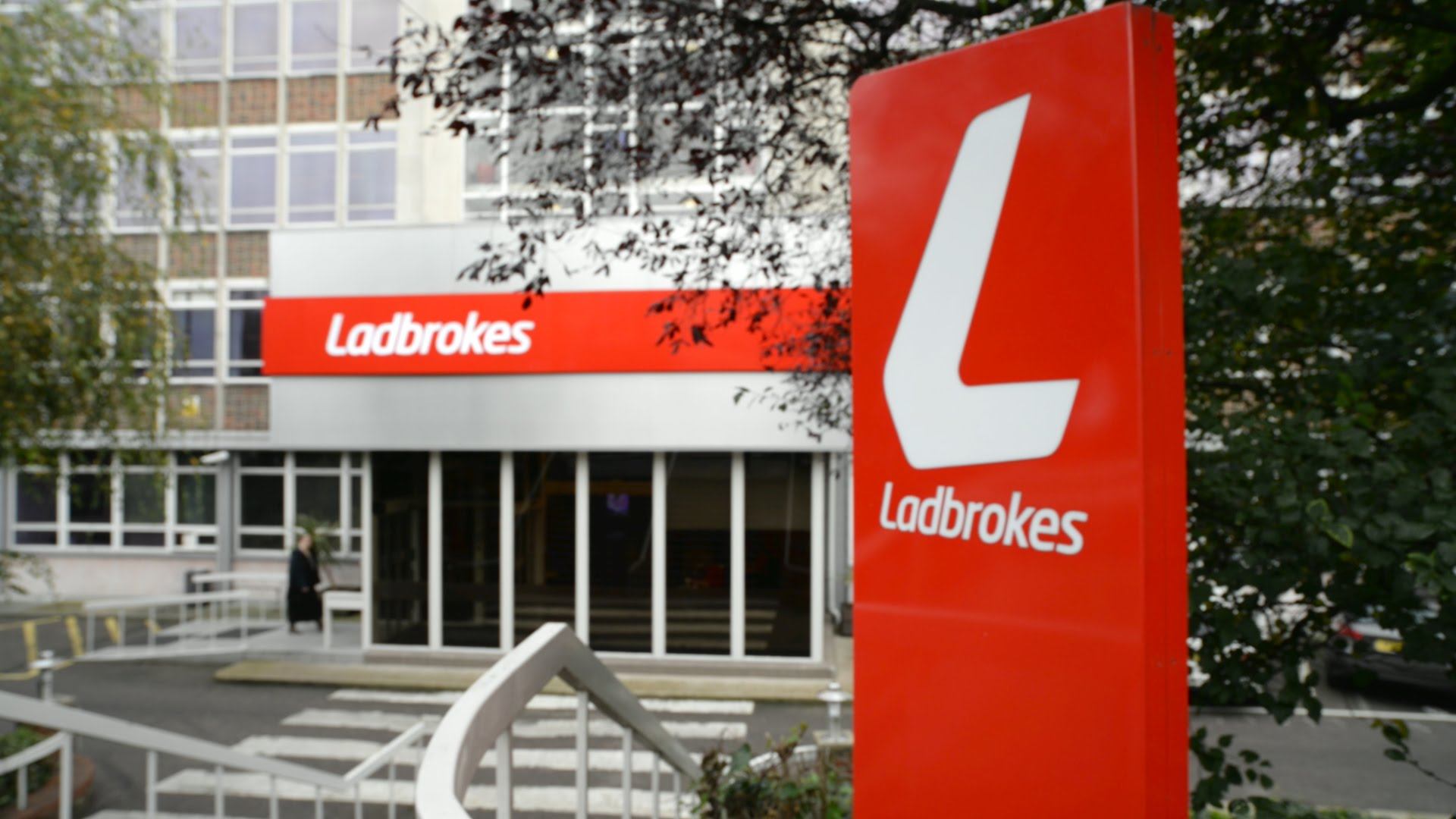 Ladbrokes Agrees to Pay Out on Phantom Bets Caused by Software Glitch