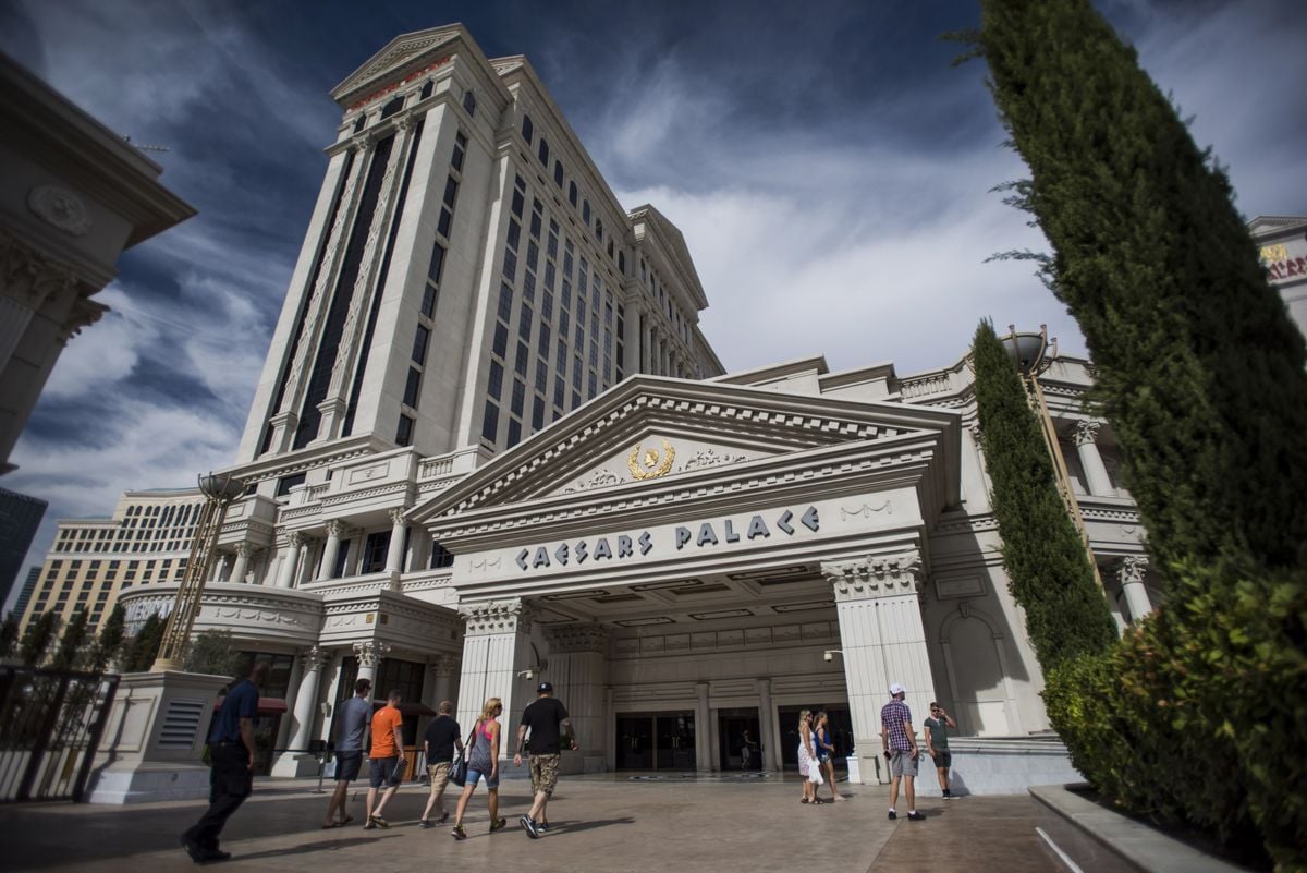 Caesars Could Benefit from Consumer Spending Shift